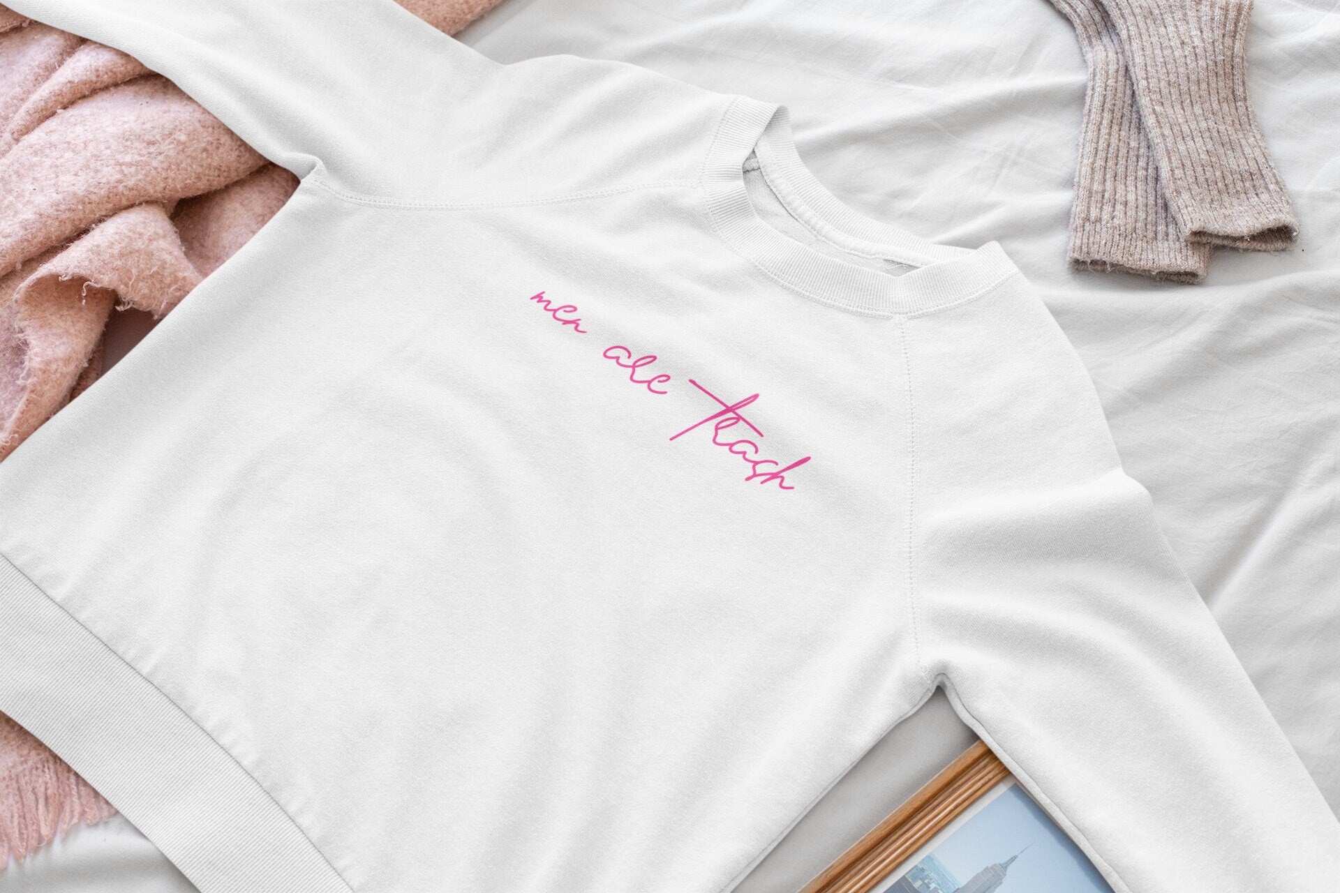 Men Are Trash Crewneck - Pink